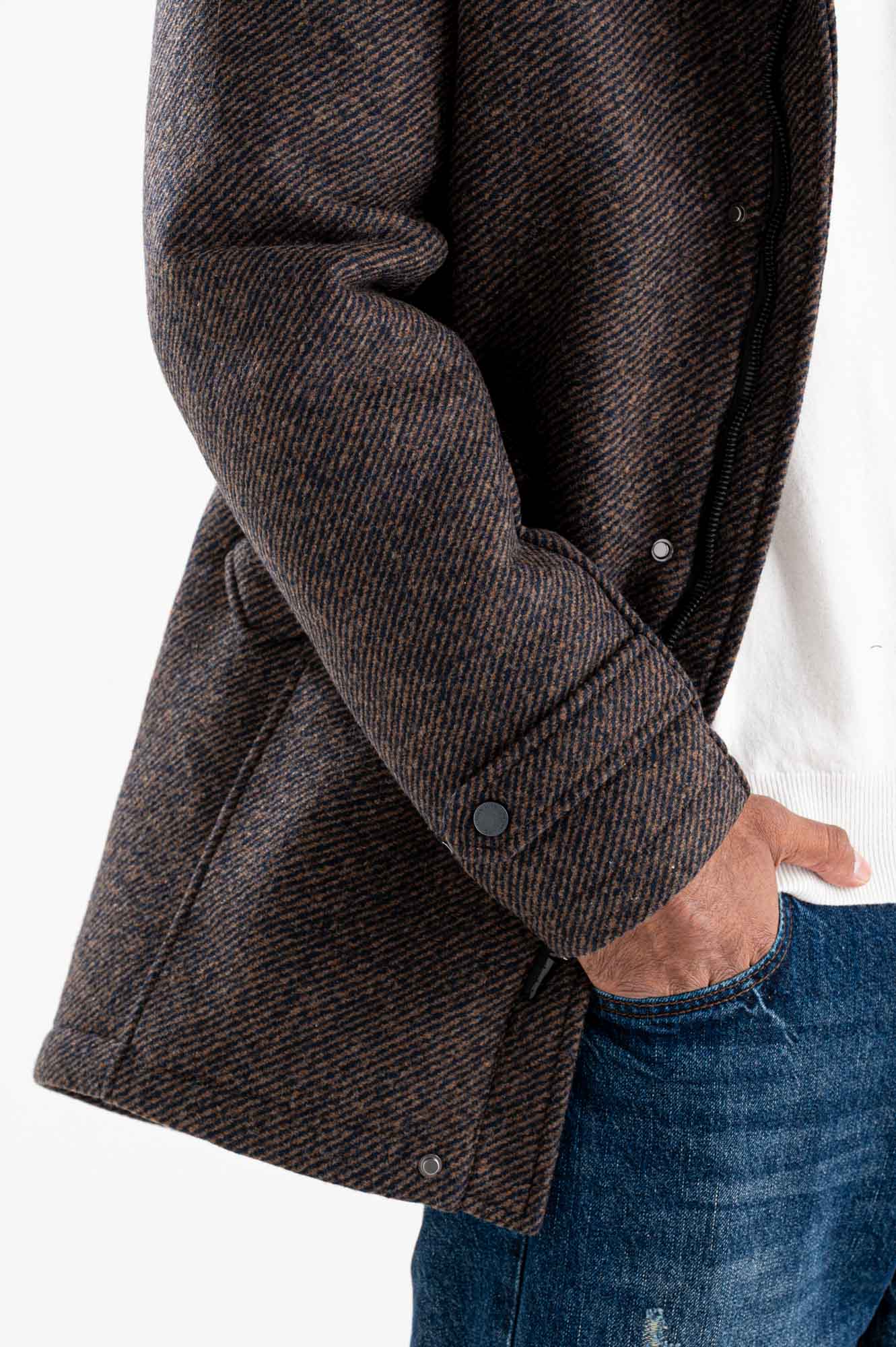 Cappotto corto con cappuccio
