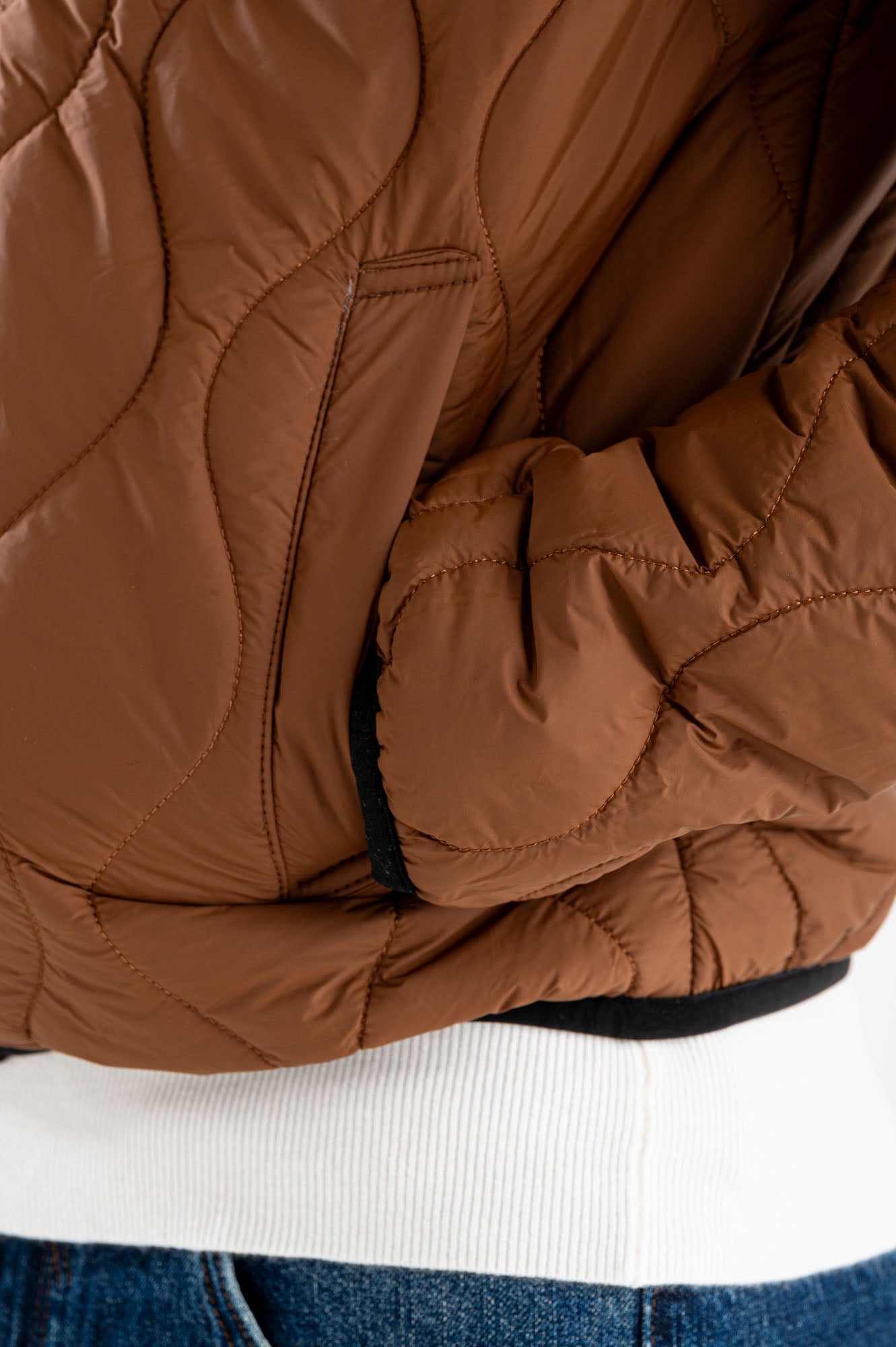 Cappotto corto con cappuccio