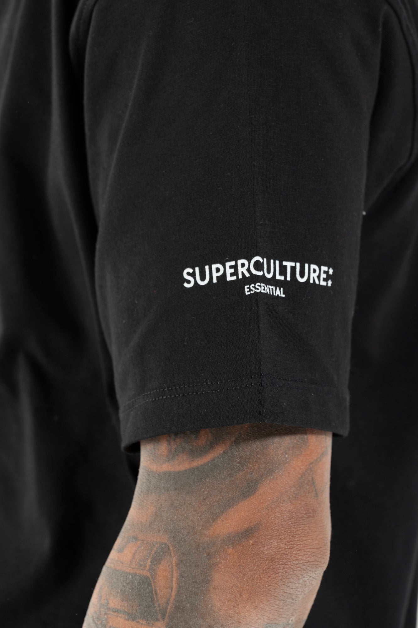 T-shirt Superculture Must
