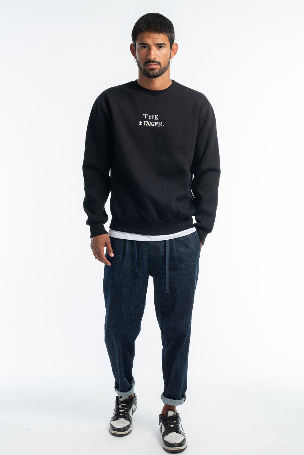 Round neck The Finger