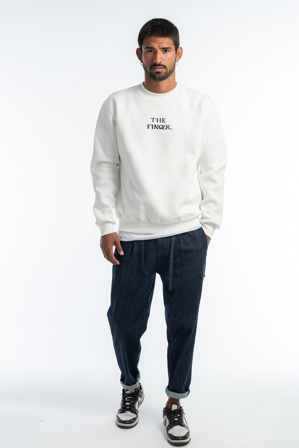 Round neck The Finger
