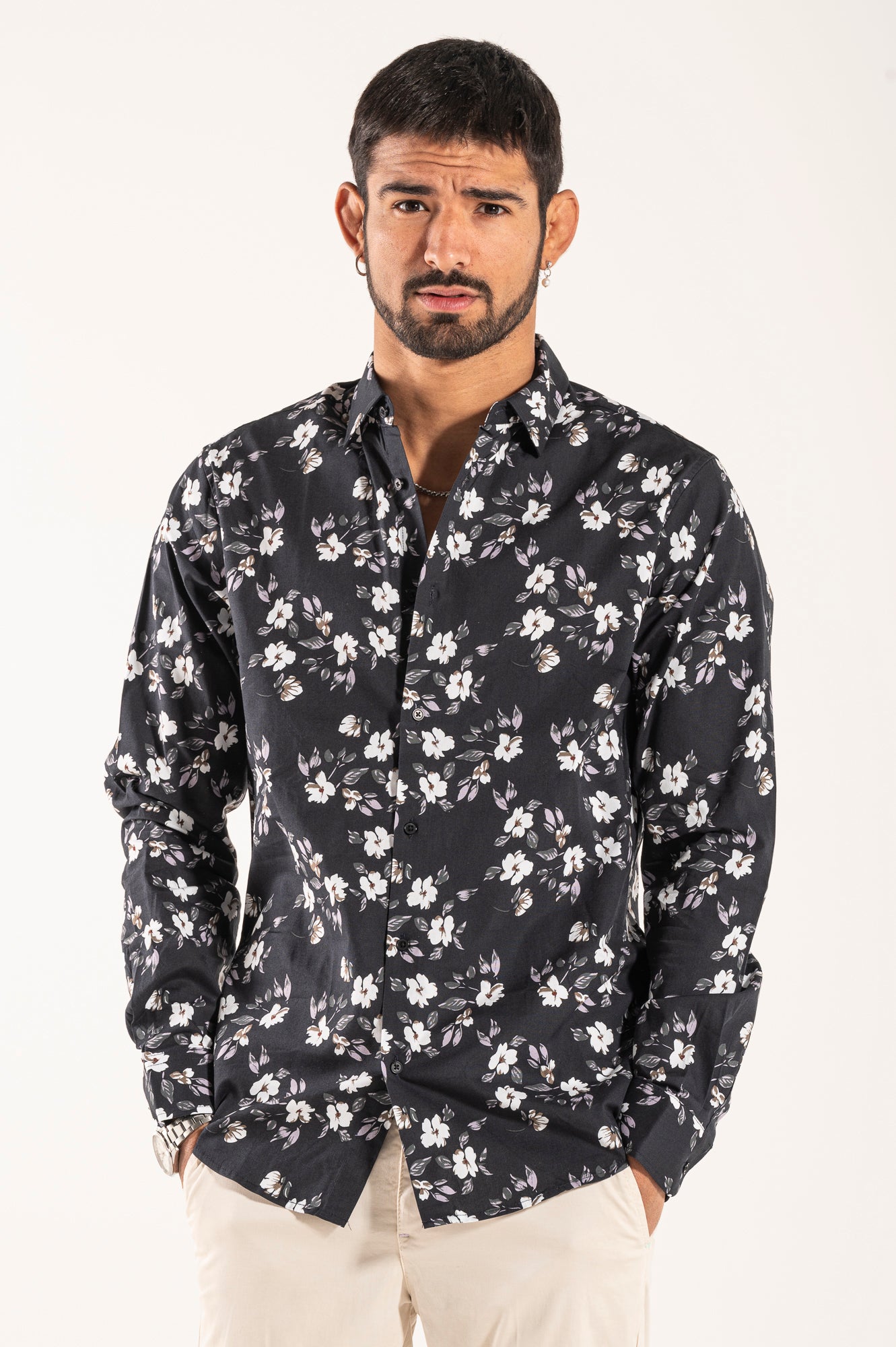 CAMICIA NERA FIORI BIANCHI