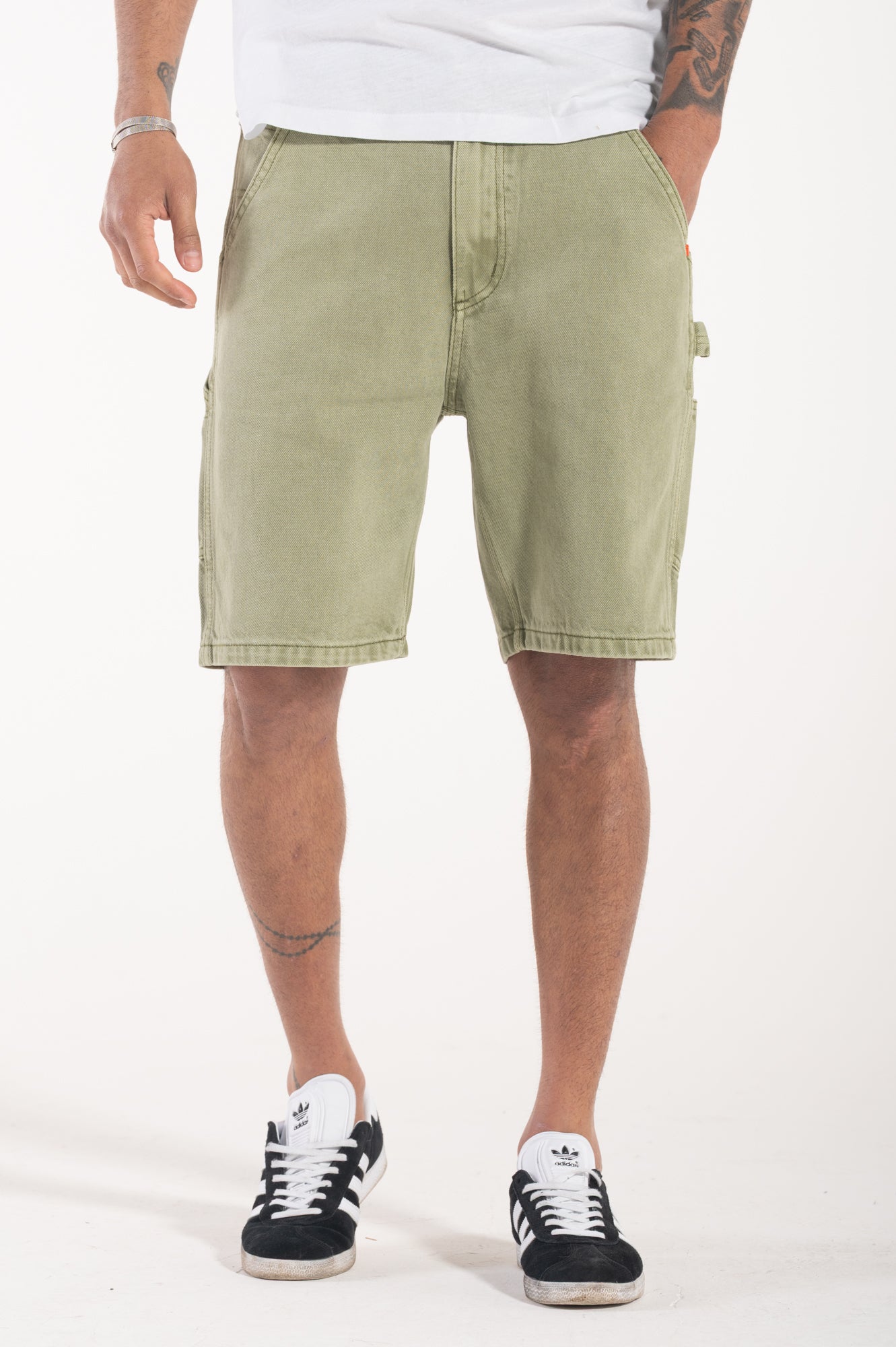 Shorts worker