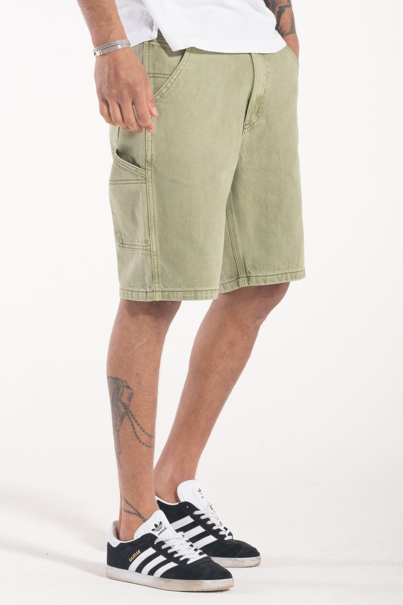 Shorts worker