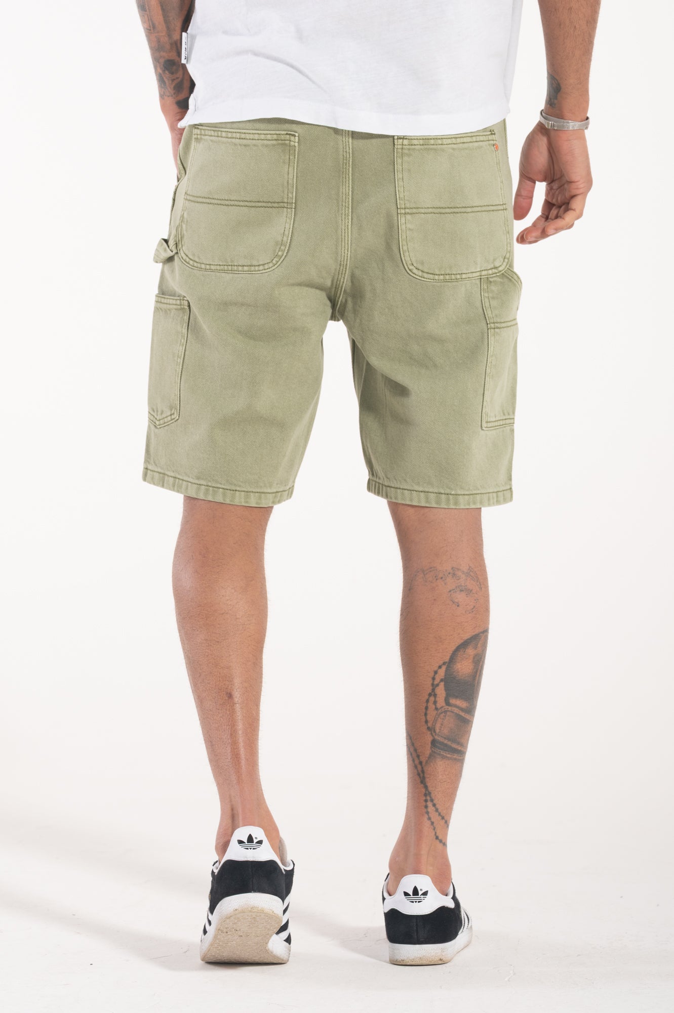 Shorts worker