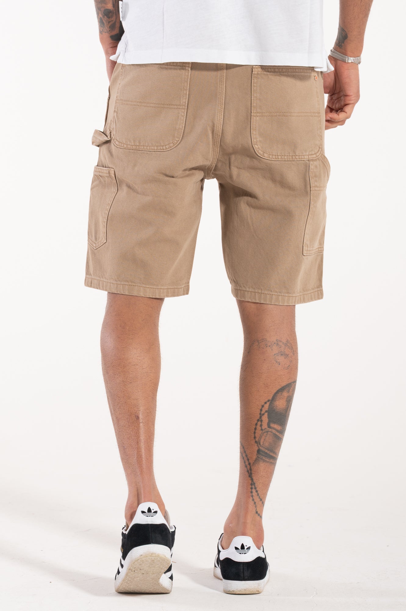 Shorts worker