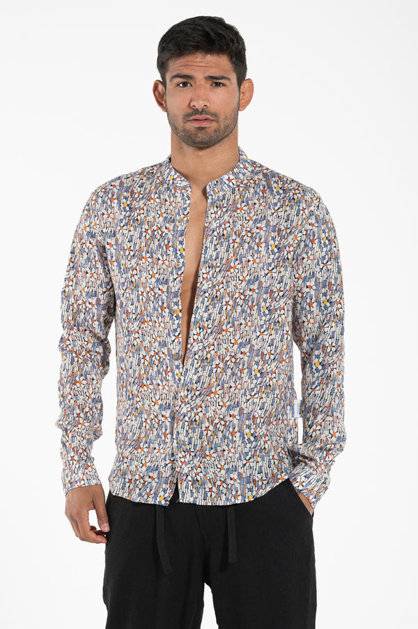 Camisa Berna de lino con flores.