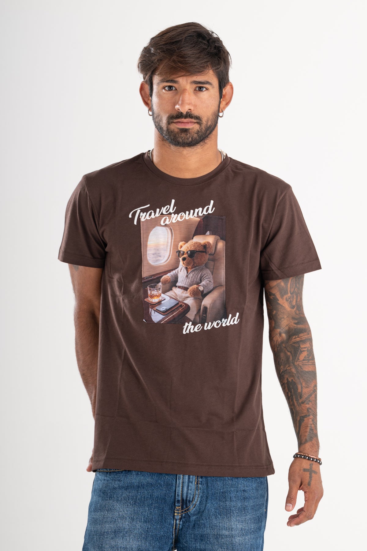Tee travel around