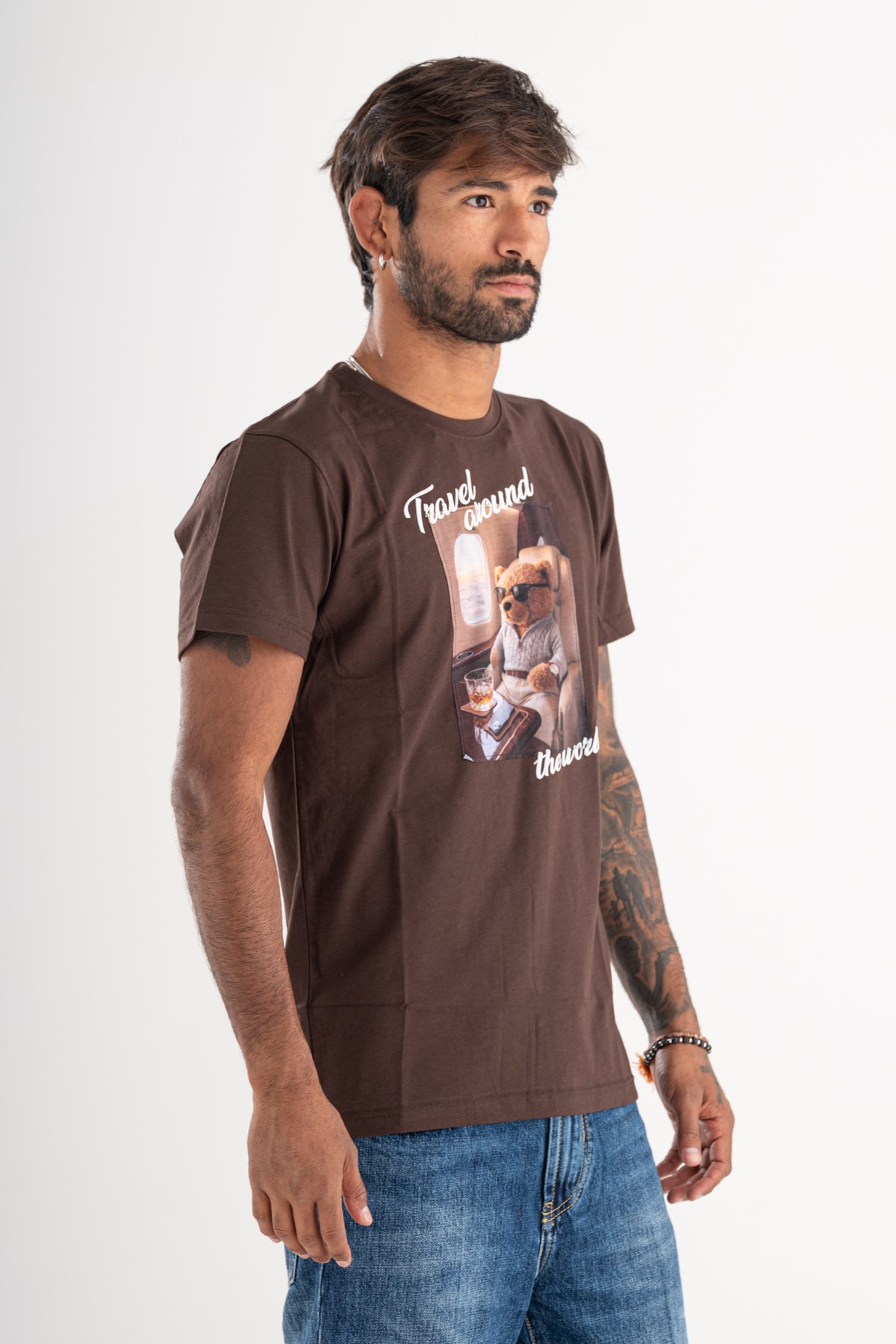 Tee travel around