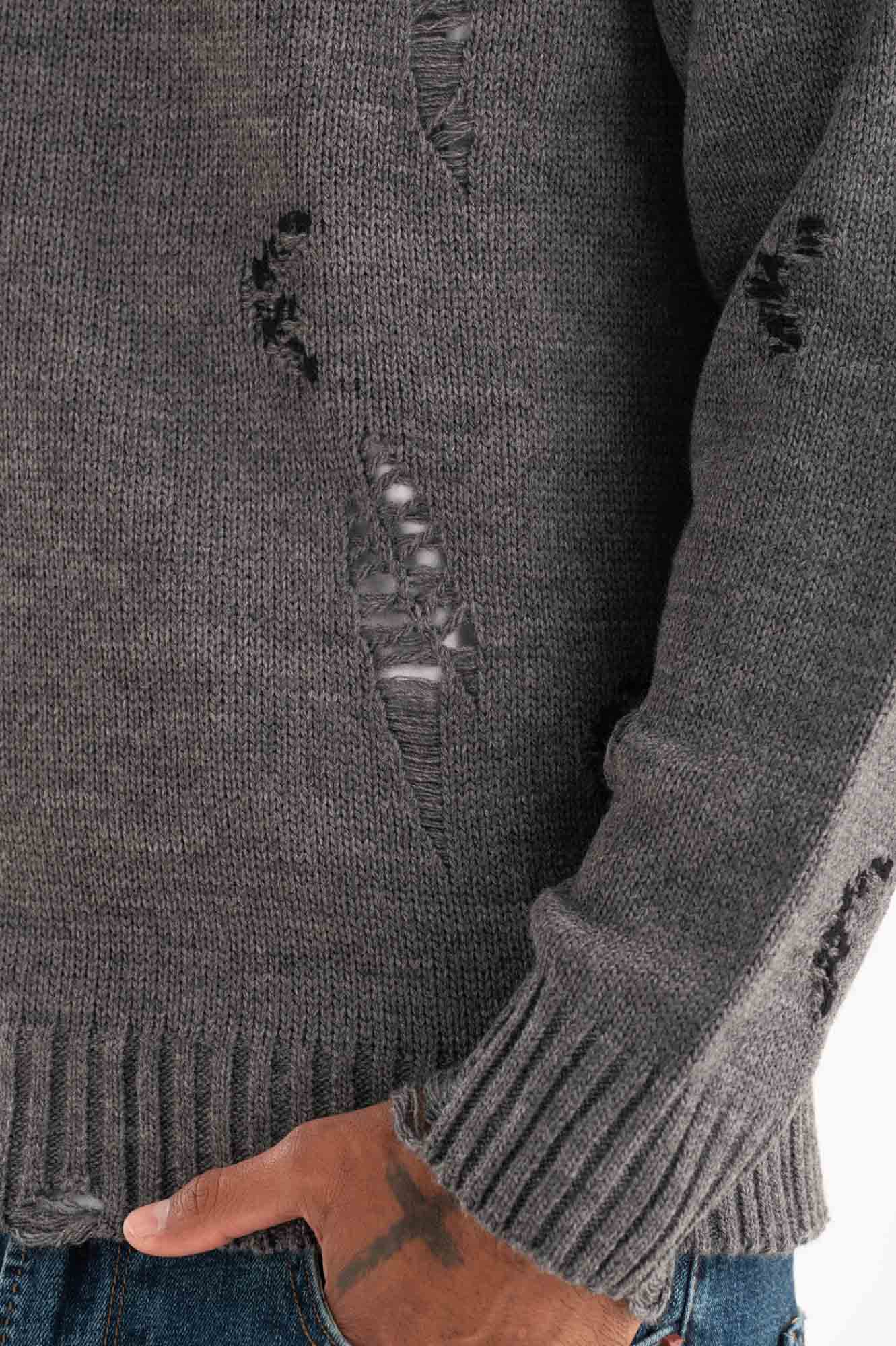 Maglia con rotture